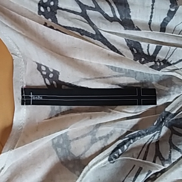 Toshi deep vneck short sleeve tunic - Picture 2 of 4